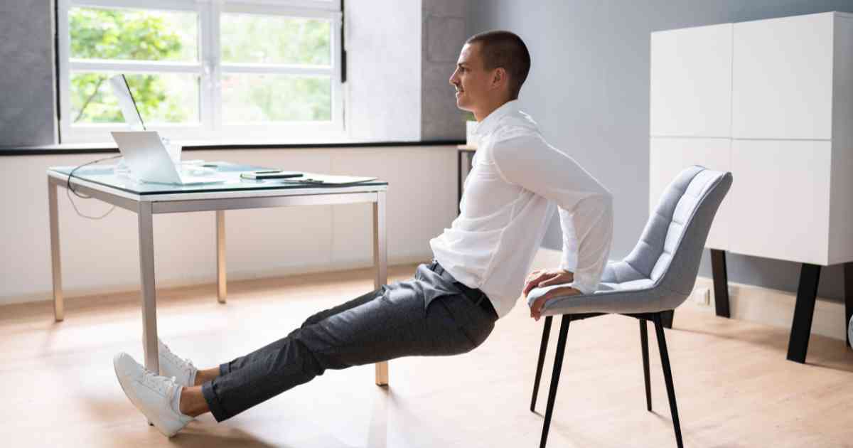 గంటకో 5 నిమిషాల నడక: డెస్క్ ఉద్యోగులకు ఆరోగ్యం మరియు ఉత్సాహం పెంచే కొత్త అధ్యయనం!